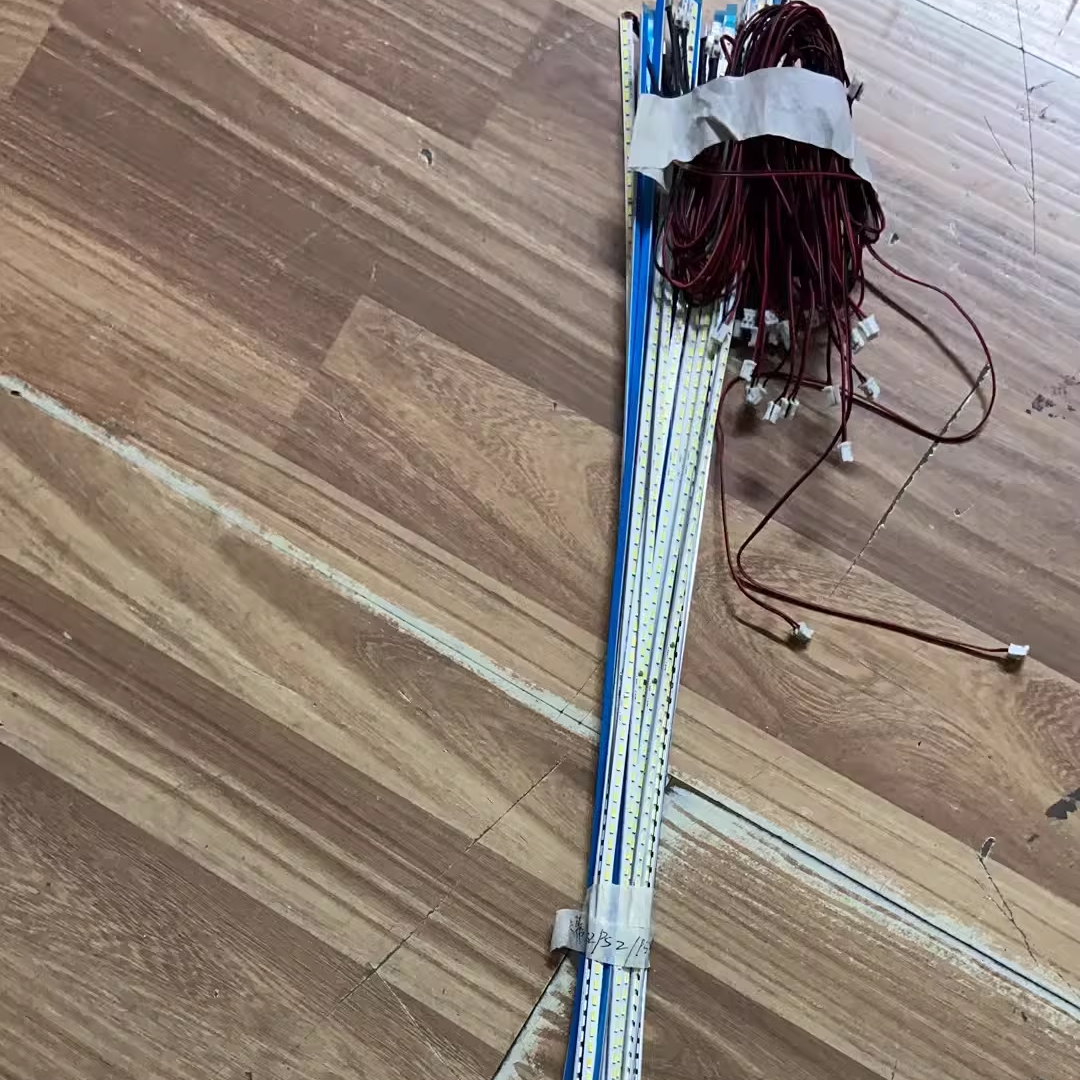 WESCOM长城显示器E350LY背光灯条C35022YYF背光灯管LED灯带C32PS2