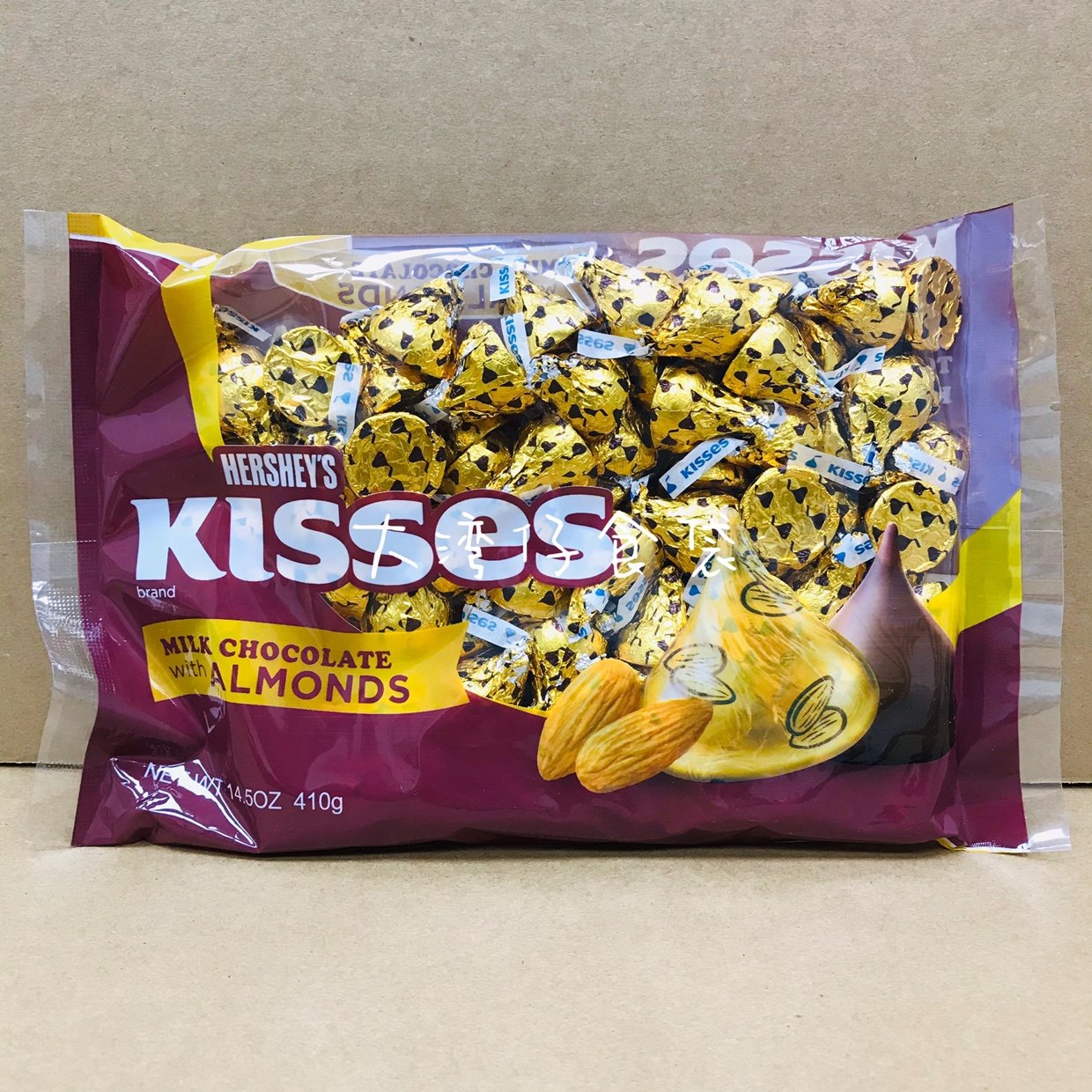 包邮香港代购圣诞好时KISSES杏仁巴旦木牛奶夹心巧克力袋装410g
