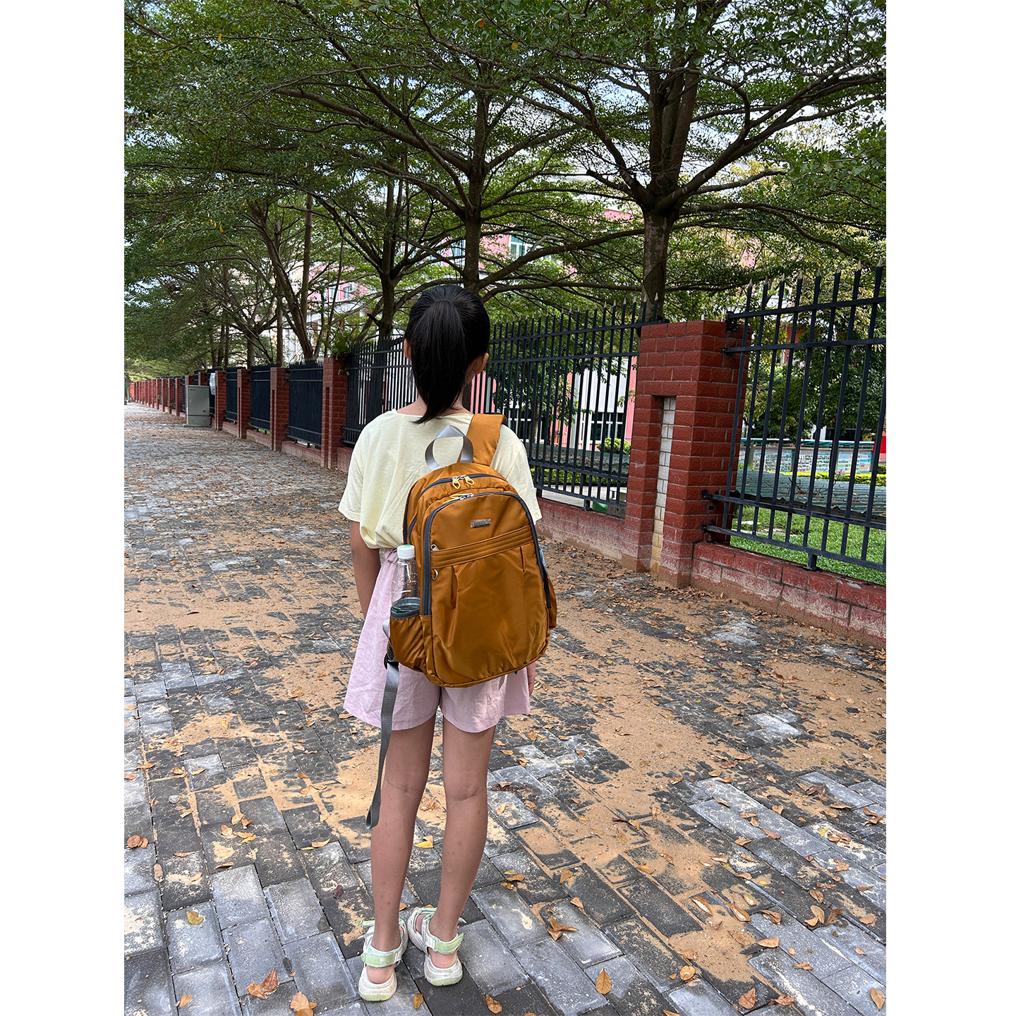 火狐2024新款春游小背包女小学生书包牛津布防水双肩包旅行休闲包
