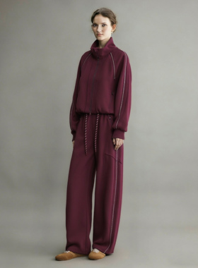 美式运动套装女2026新款独特漂亮一整套冬装紫色卫衣弯刀裤两件套