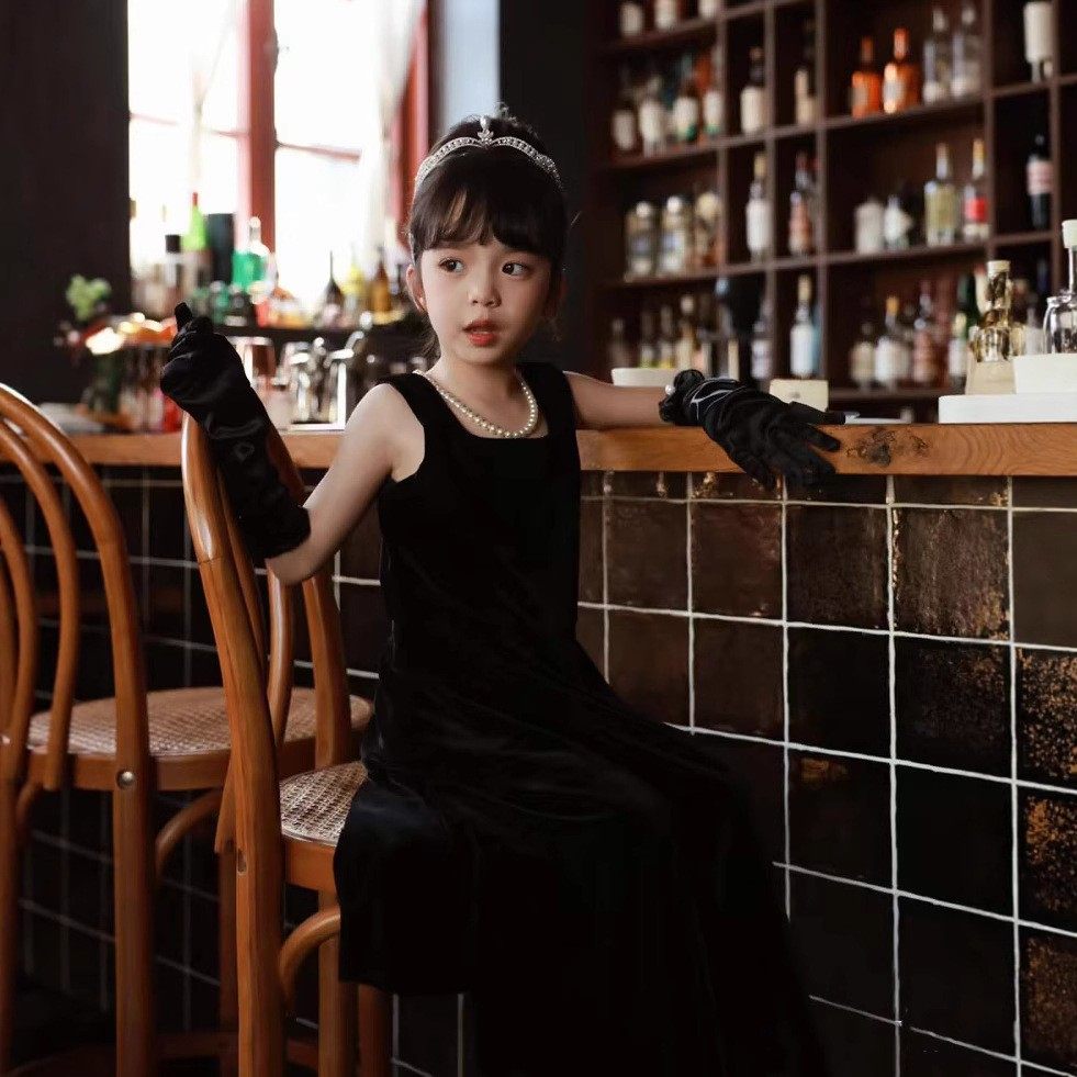 女童晚礼服模特小提琴钢琴演出服年会赫本裙背心裙儿童显瘦连衣裙