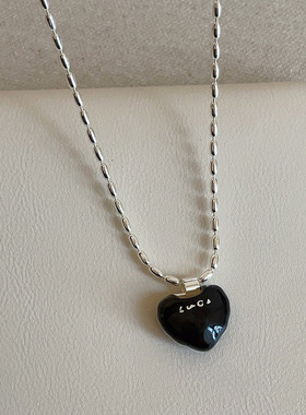 黑色滴油字母爱心吊坠项链女韩系简约百搭时尚潮流气质颈链毛衣链