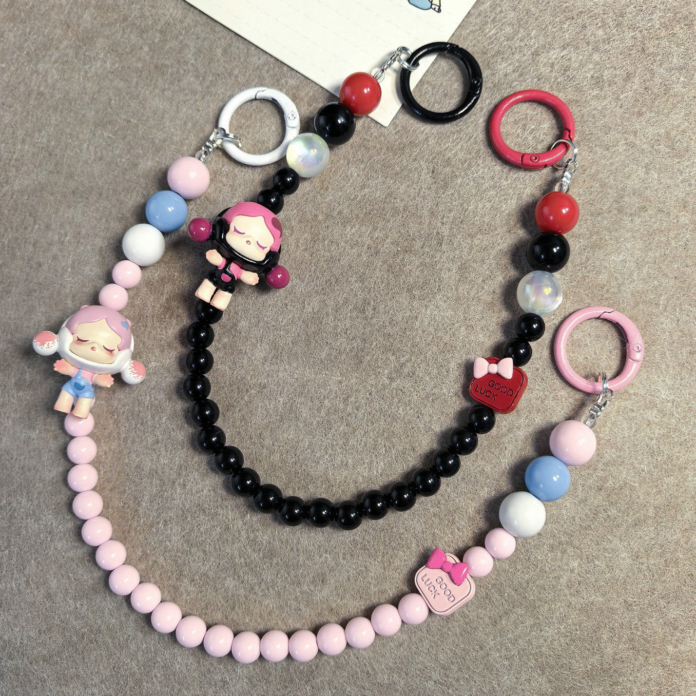 diy礼物泡泡玛特萌粒手机链SKULLPANDA串珠挂绳钥匙包包娃娃挂饰