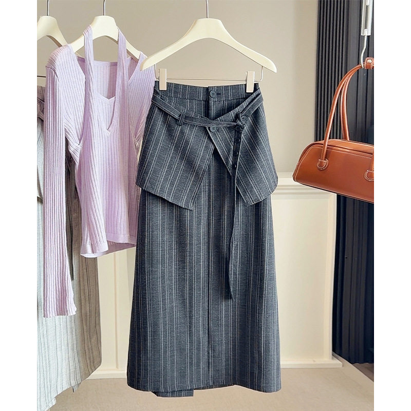 设计感条纹西装半身裙女春夏新款高腰显瘦带屁帘直筒后开叉中长裙