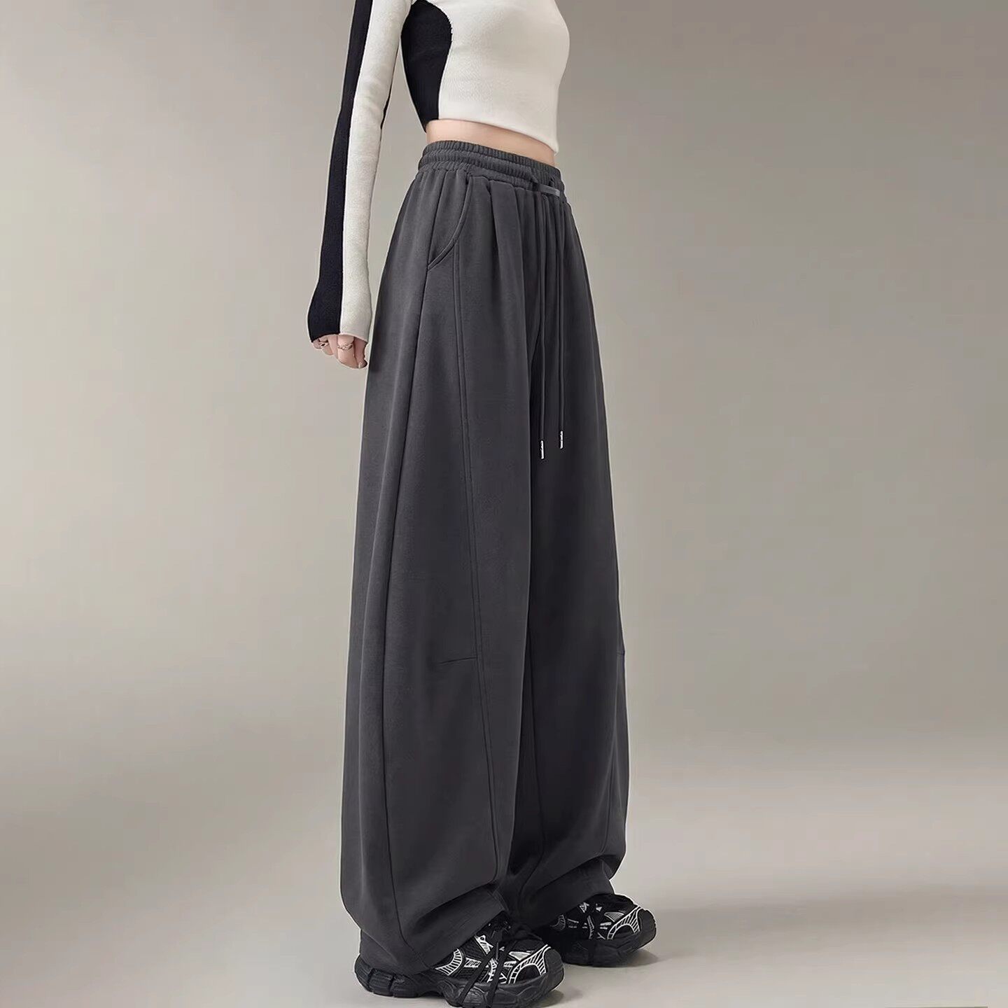 灰色弯刀运动裤女2026新款春秋季大码胖mm显瘦窄版阔腿休闲卫裤子