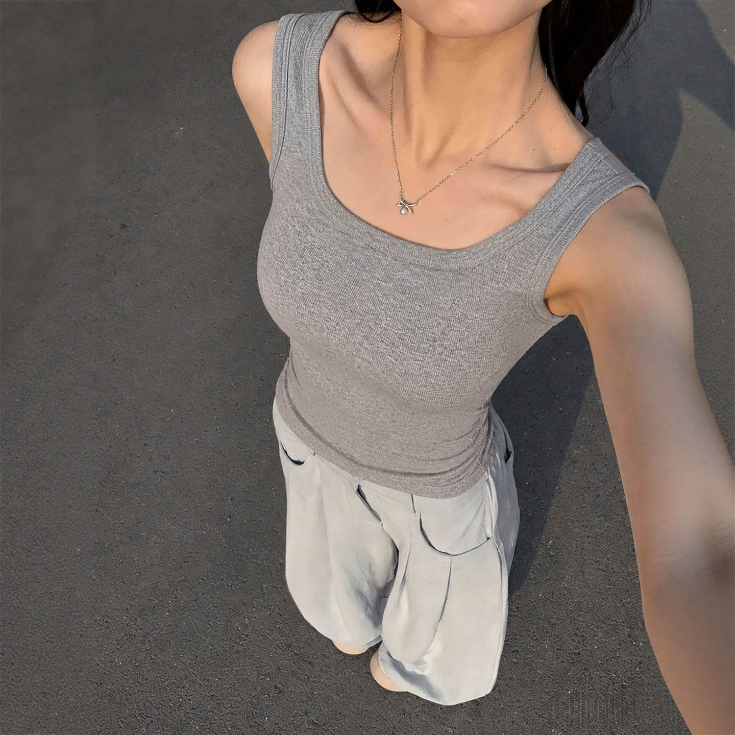 灰色工字吊带背心女夏外穿打底内搭遮副乳宽肩带胖mm大码修身上衣