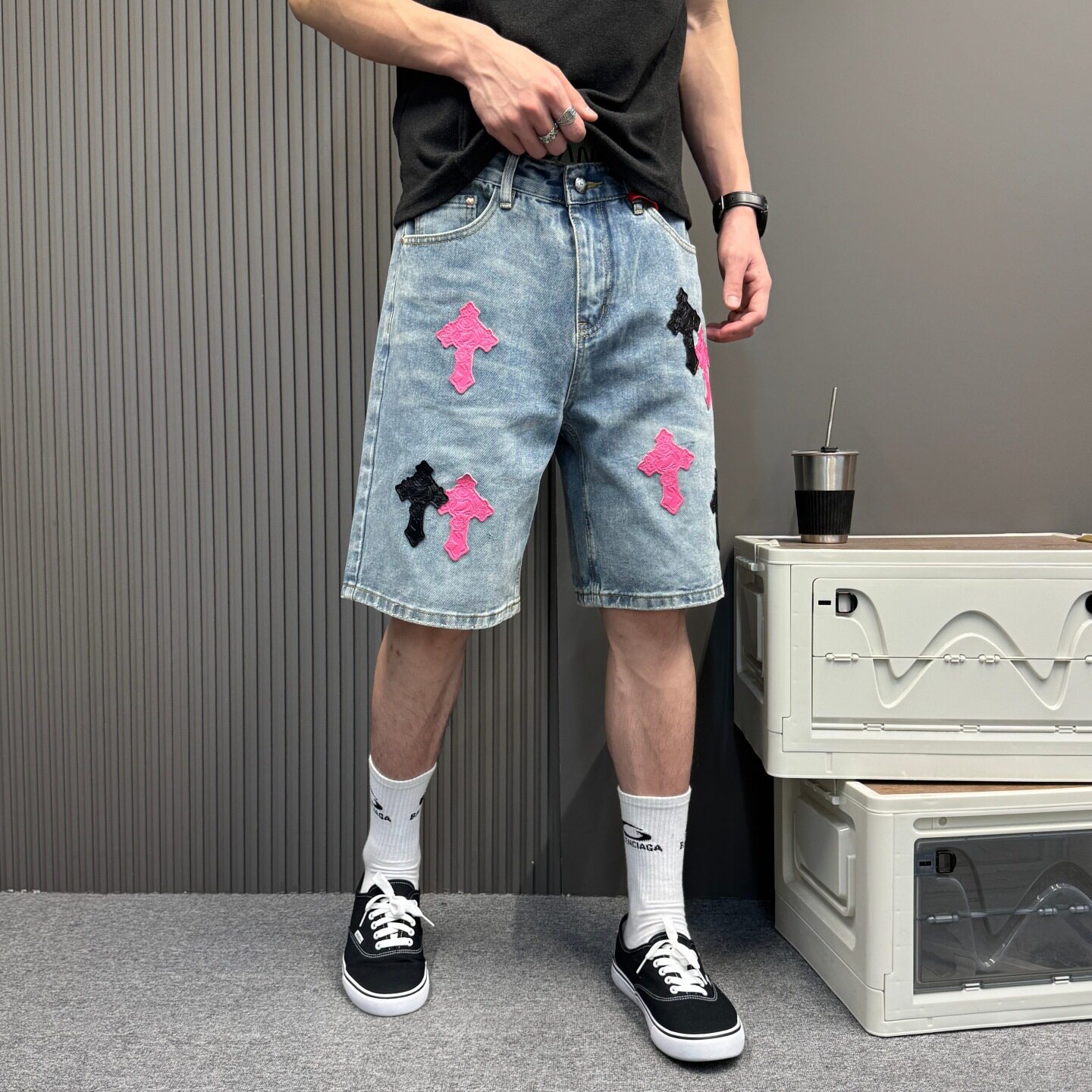 美式贴布十字架刺绣蓝色牛仔裤男女潮牌宽松直筒休闲五分短裤子潮