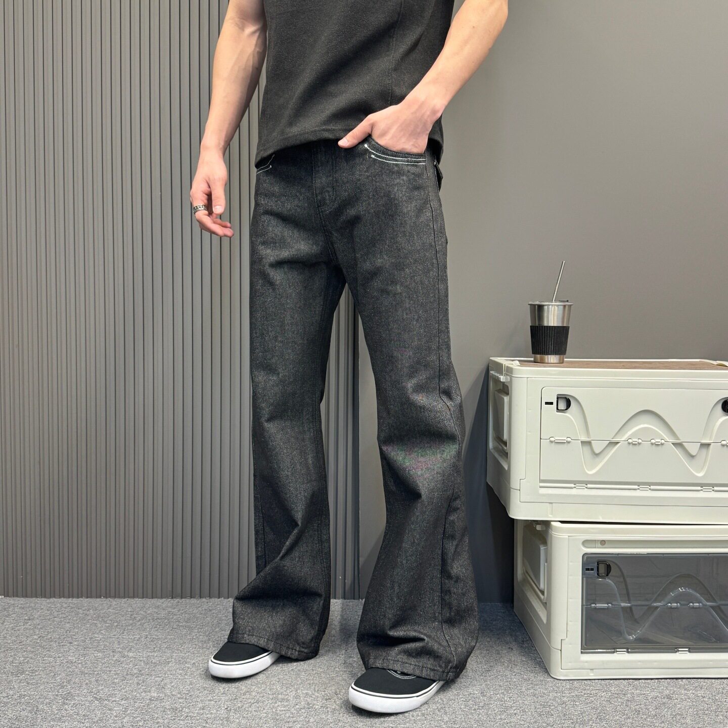 老钱风极简黑色原牛牛仔裤男女款松弛感通勤直筒微喇显高显瘦裤子