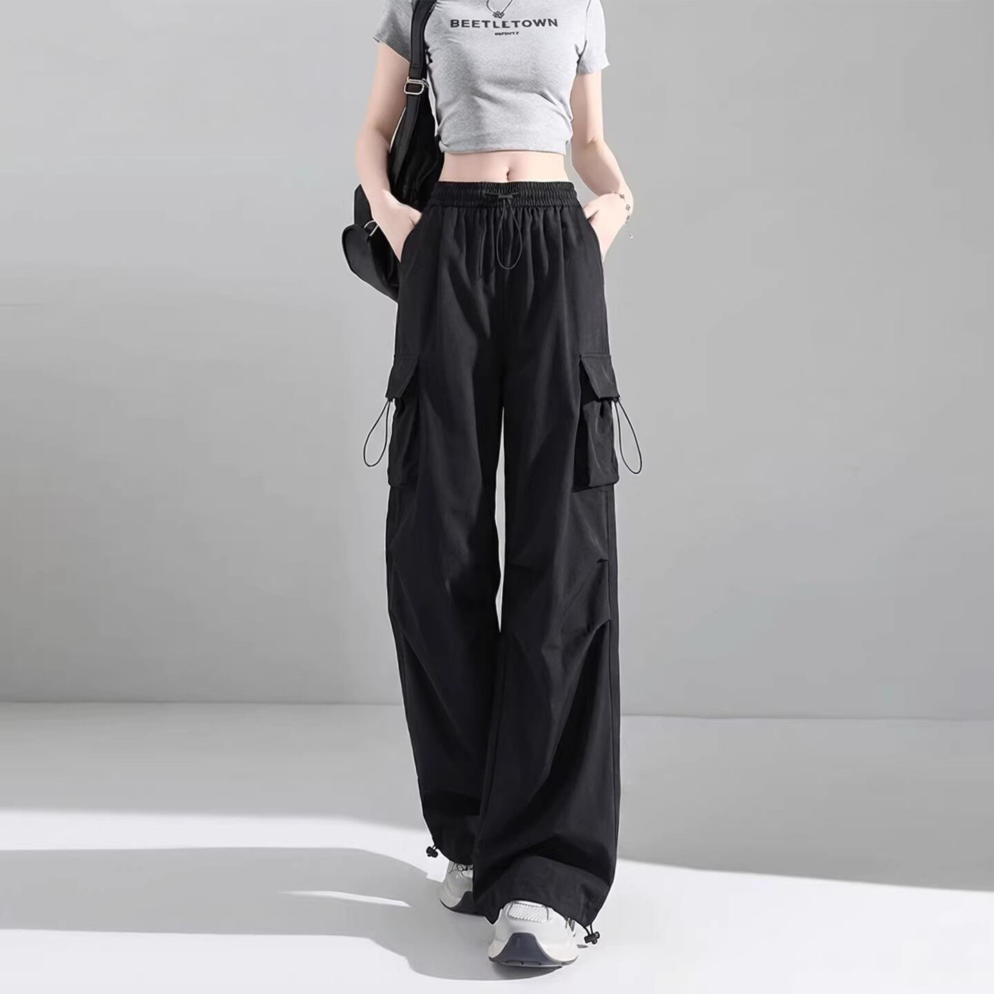 黑色速干工装裤女夏季薄2026新款酷飒风宽松运动登山防晒冲锋裤子