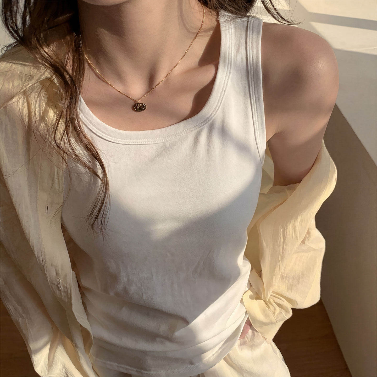 白色运动背心女夏外穿2026新款大码遮副乳绝美内搭小吊带无袖上衣