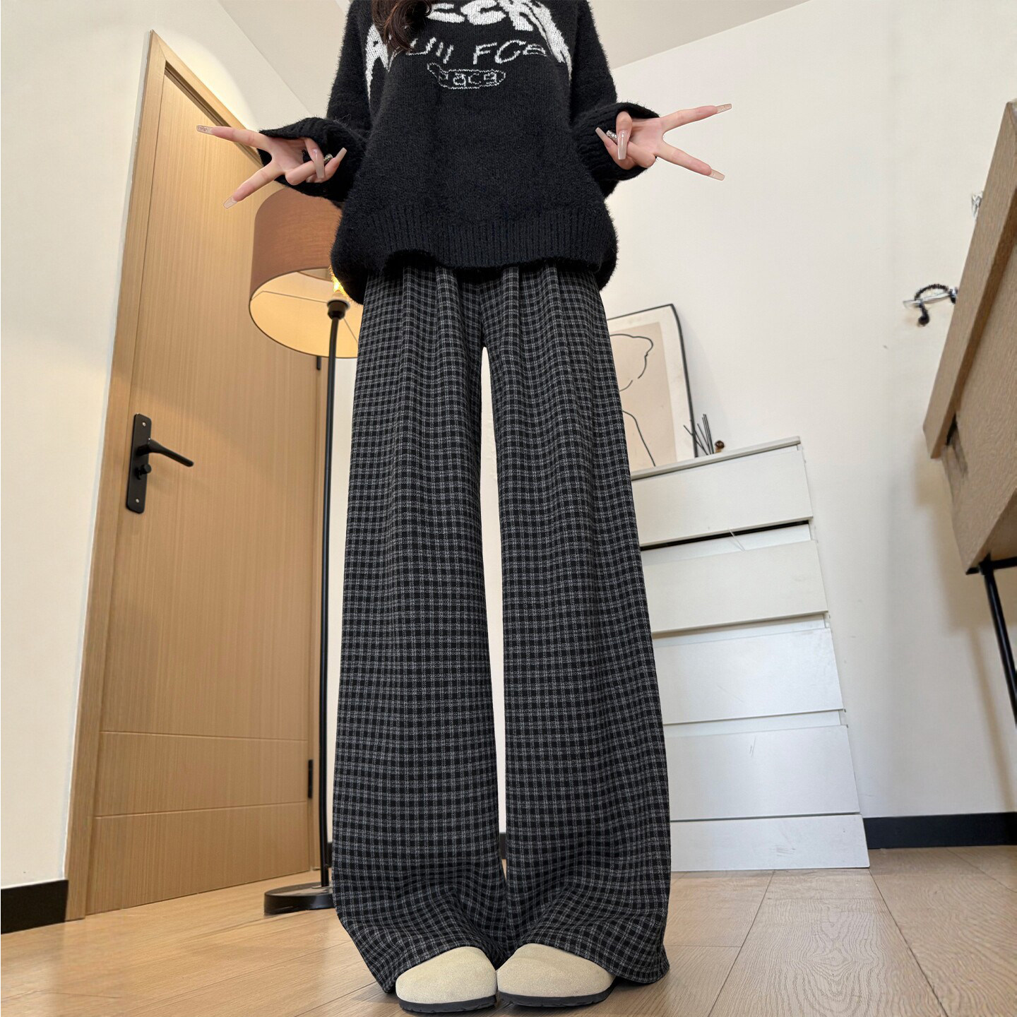 黑色格子裤子女2026新款秋季垂感慵懒风松弛小个子直筒宽松阔腿裤