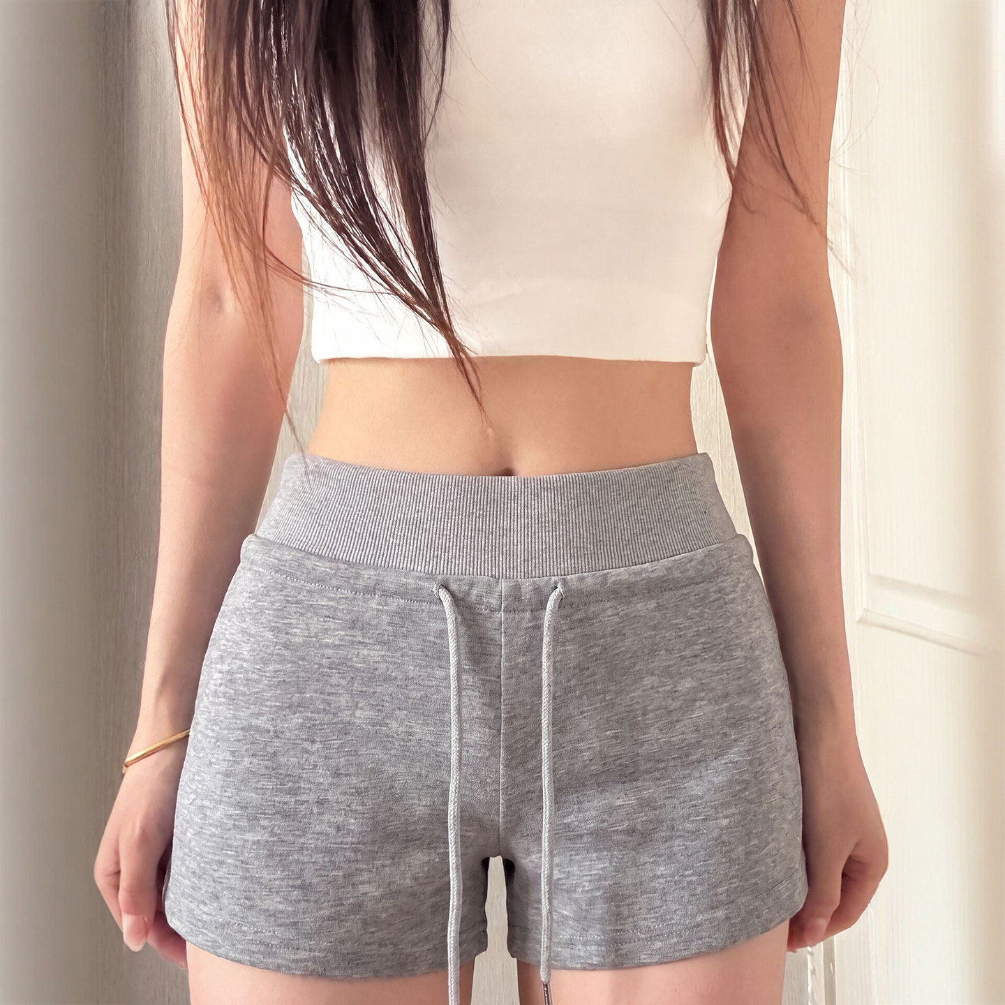 灰色辣妹运动短裤女外穿夏季薄款2026新款美式休闲卫裤子瑜伽热裤