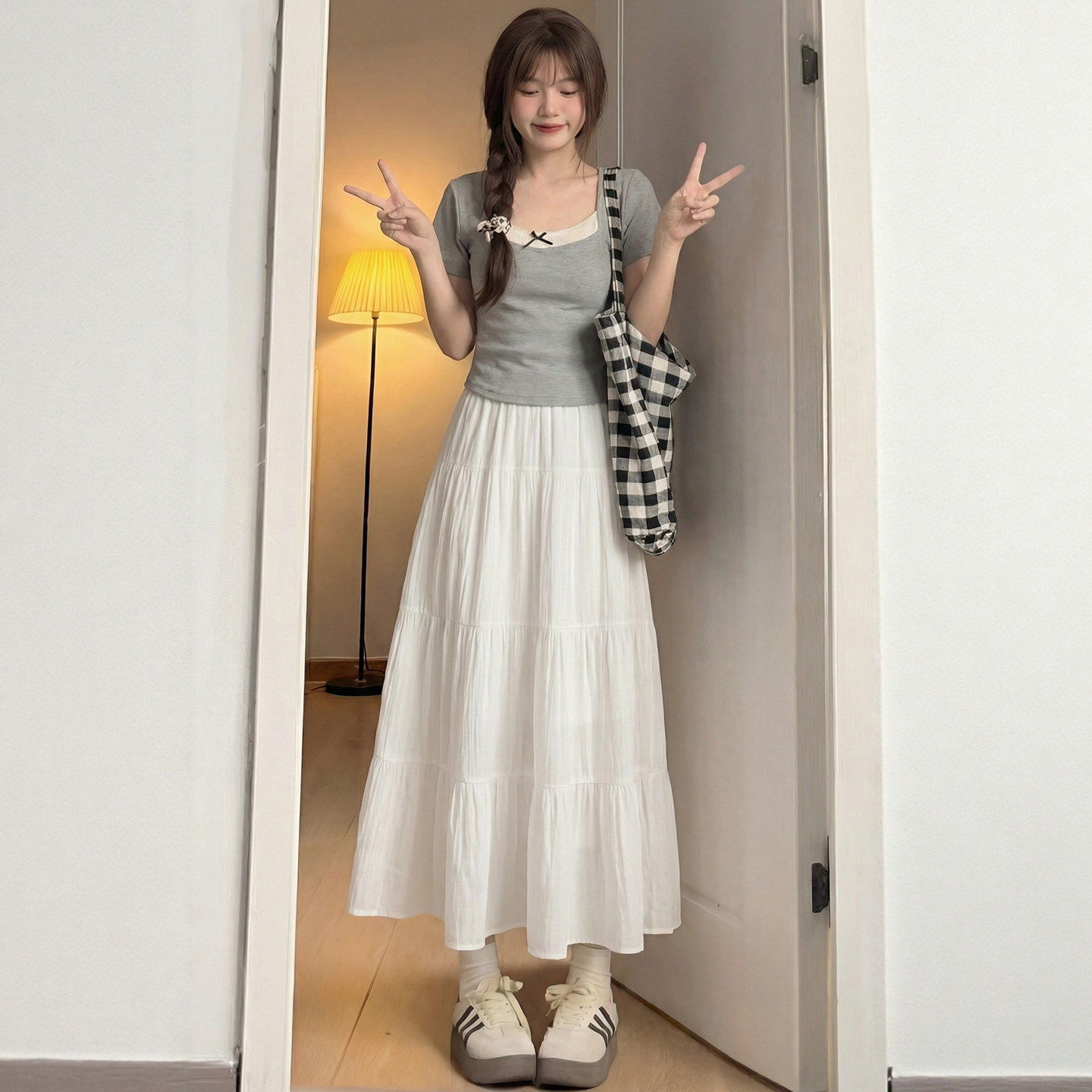 白色半身裙女2026新款春秋高腰垂坠感梨型身材遮胯a字蛋糕长裙子
