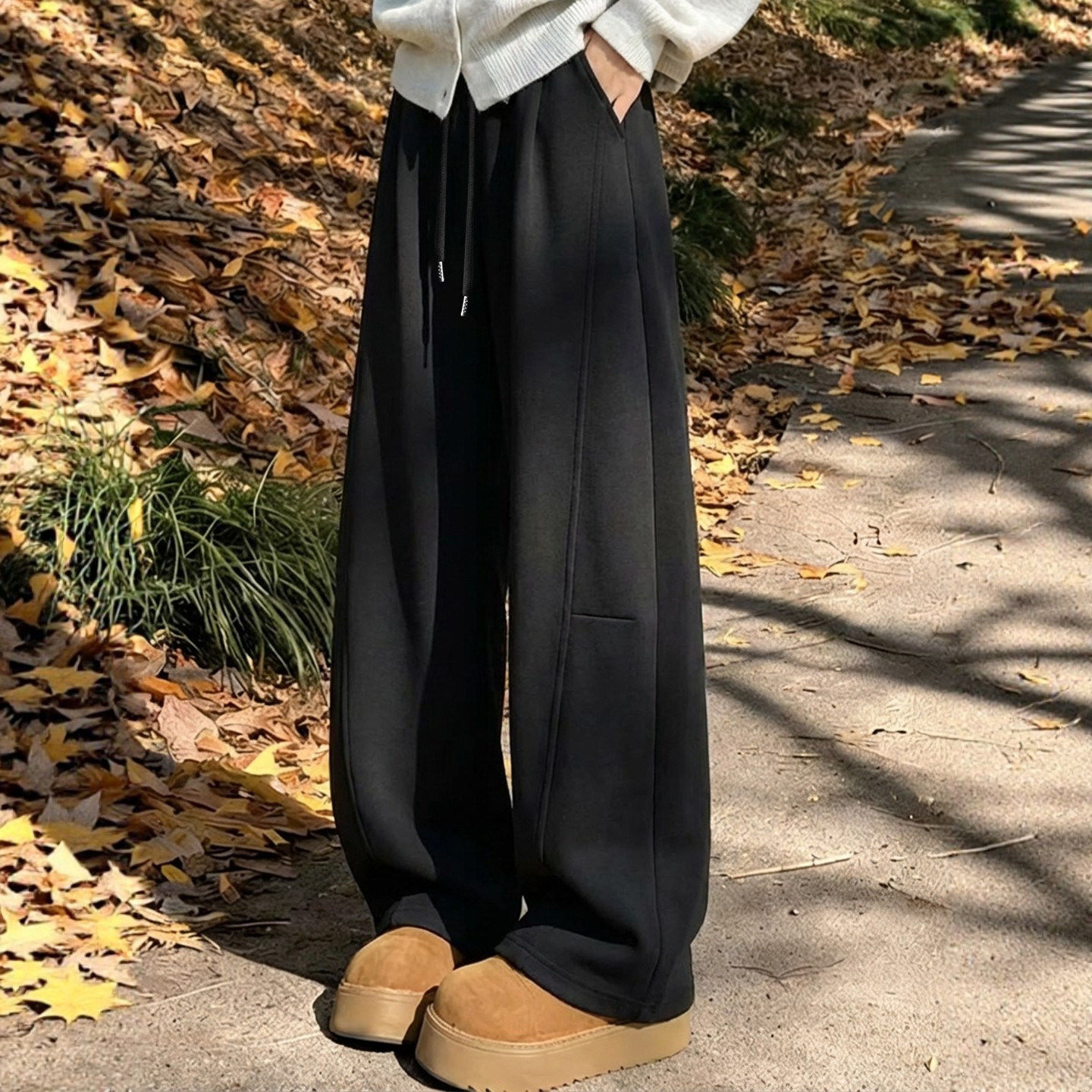 黑色运动裤女春秋季2026新款卫裤小个子高腰显瘦休闲弯刀香蕉裤子