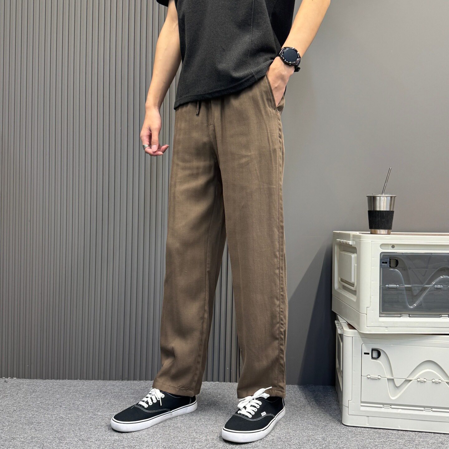 咖啡色老钱风系带阔腿裤夏薄款2026新款松紧腰垂感气质直筒休闲裤