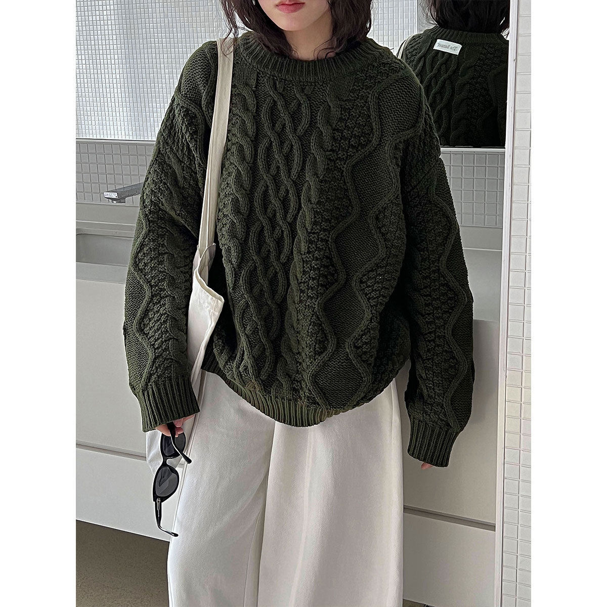 简约纯色圆领麻花粗针织软糯加厚毛衣女秋冬新款透气套头内搭上衣