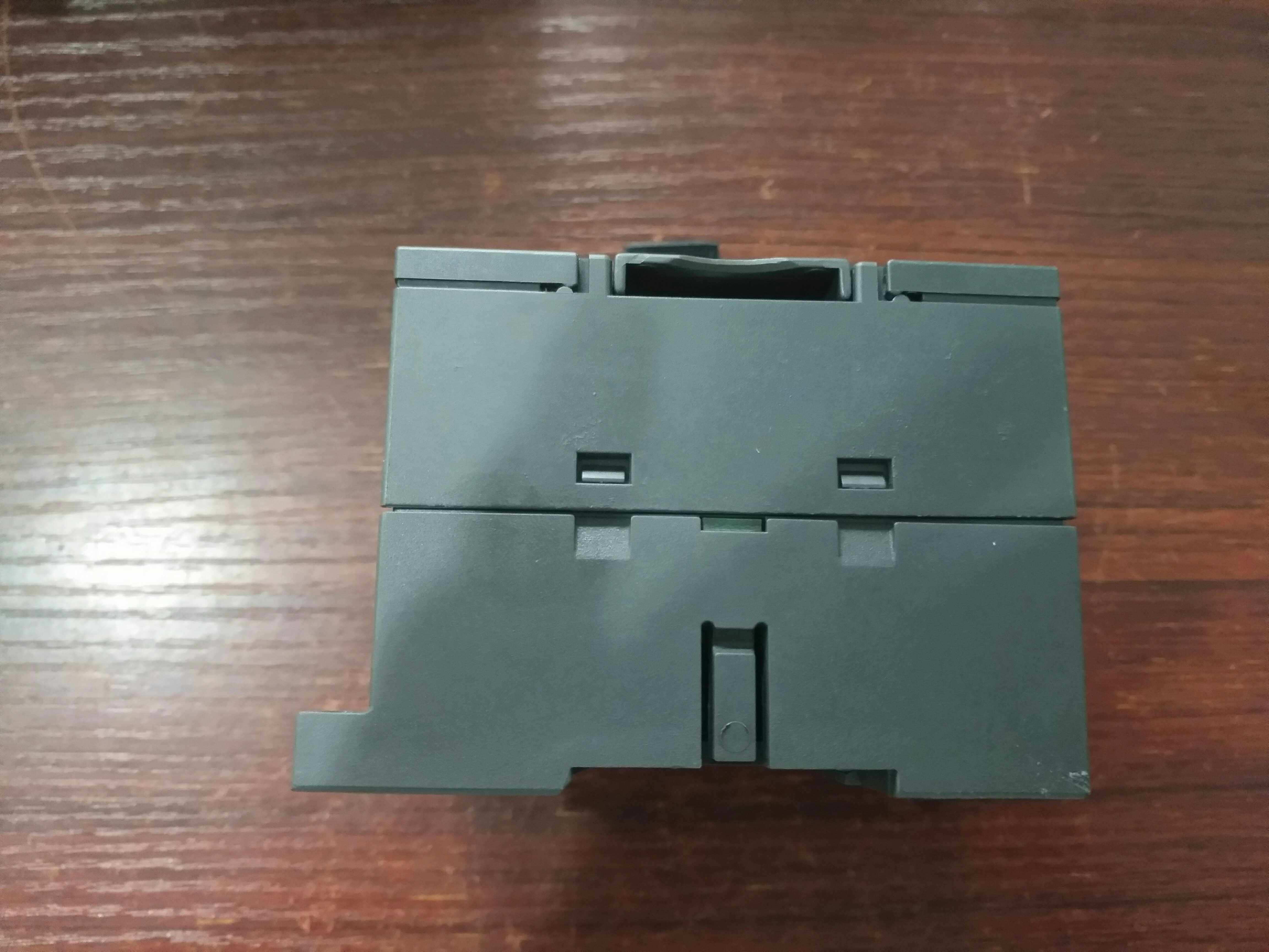 西门子200系列 em223 美版223-1ph22-0xa0和223-1ph21-0xao8入8