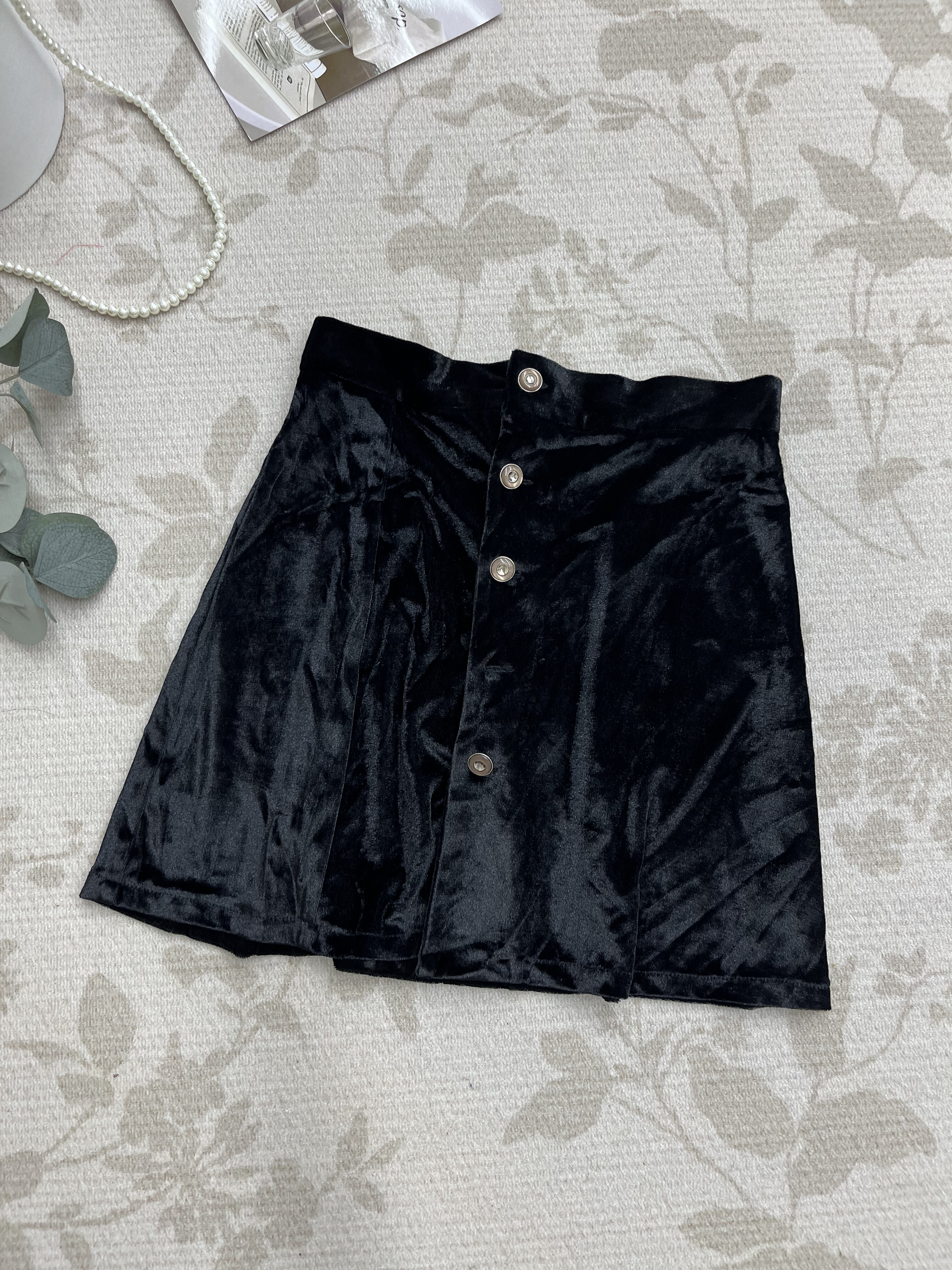 复古高腰A字短裙秋冬时尚百搭金扣显瘦半身裙