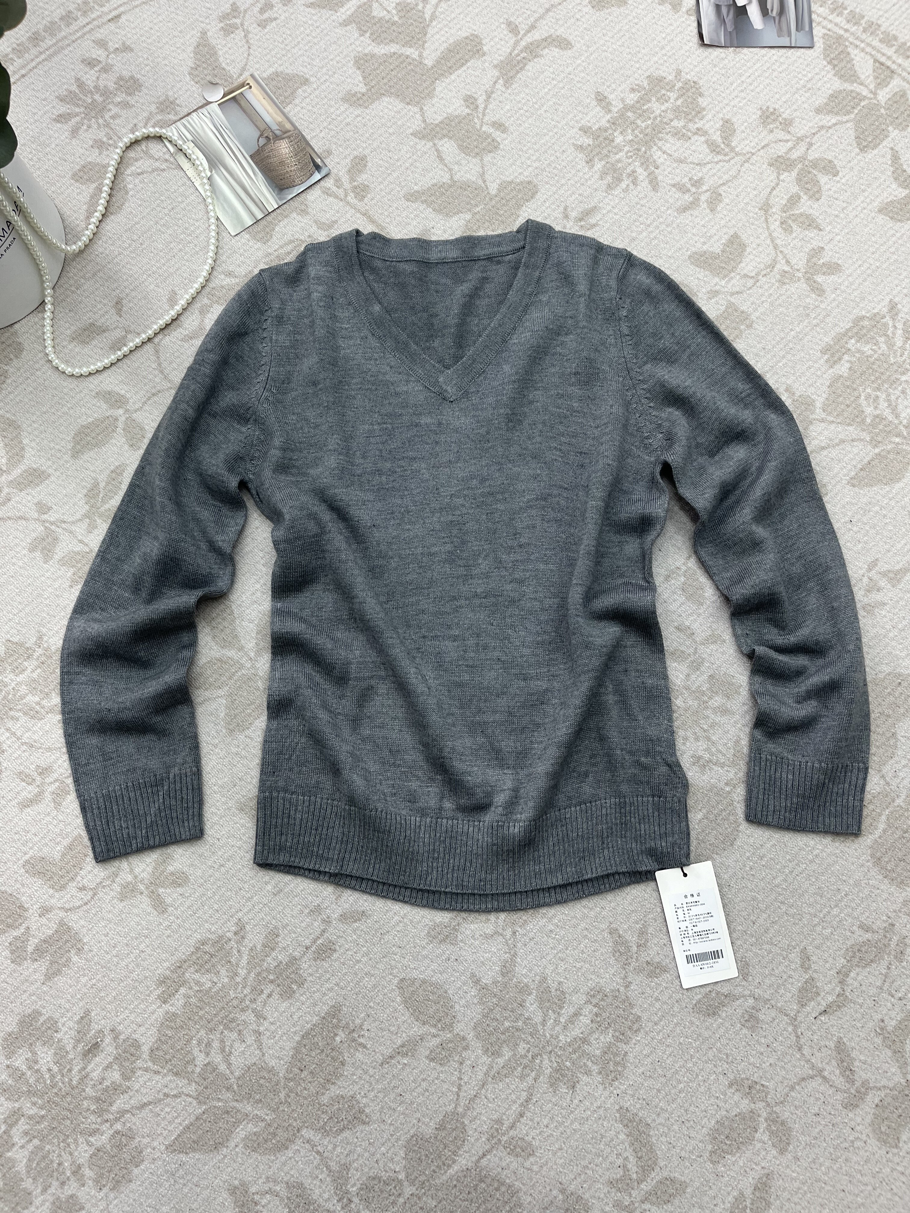 高品质新款灰色V领修身男士春秋季打底长袖针织衫