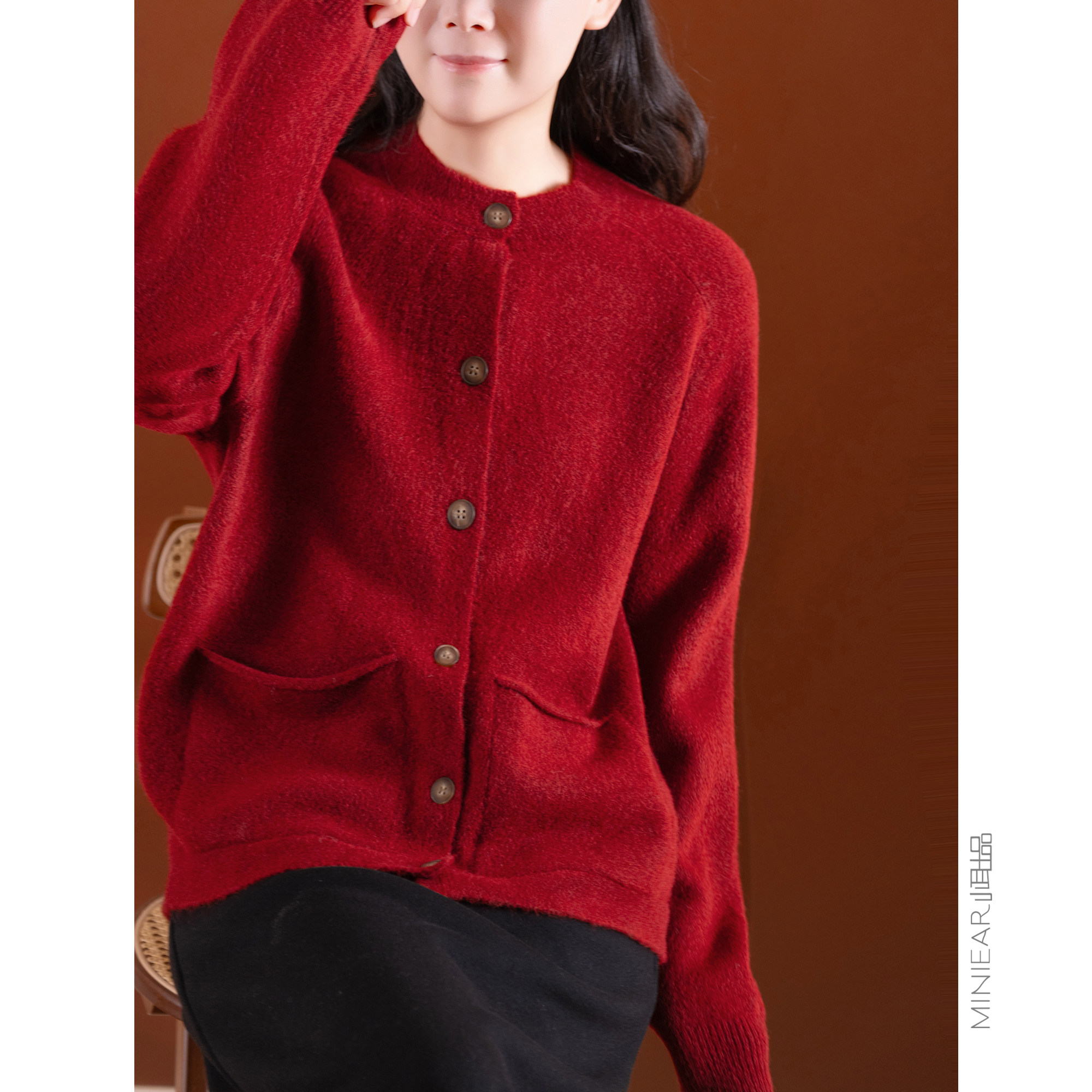 小耳出品圆领针织开衫口袋毛衣