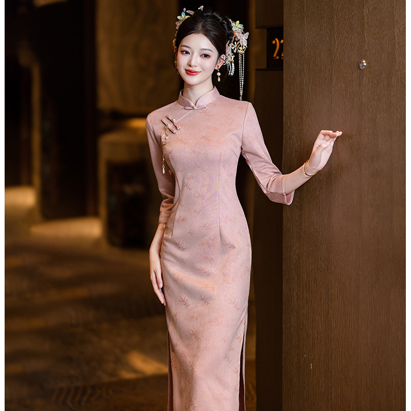 粉色旗袍敬酒服新娘2024新款新中式结婚订婚礼服裙女年轻款高级