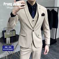 Тонкие хаки штаны, рубашка, галстук, галстук-бабочка