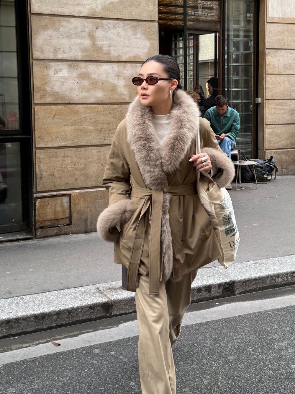 ONI欧尼~冬上新高级感大狐狸毛领羽绒系带显瘦保暖短外套