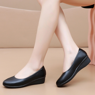 浅口女全黑通勤单鞋皮工作鞋女软底舒适上班坡跟职场软底小黑鞋