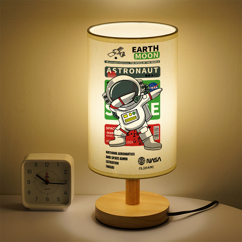 卡通宇航员小夜灯创意情侣男女款小台灯学生好看个性宿舍定制图片