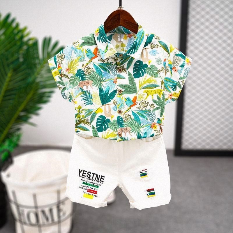 男宝宝夏季短袖衬衫2025夏新款男童棉麻花纹衬衣男孩帅气花T恤潮