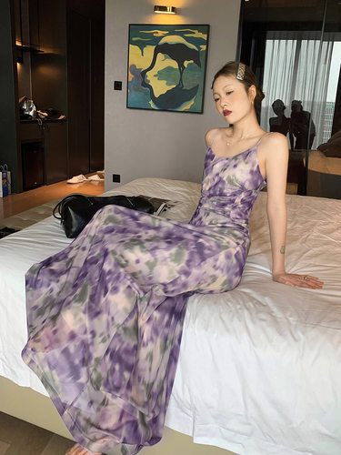 洛边原创设计师款弹力网纱吊带裙