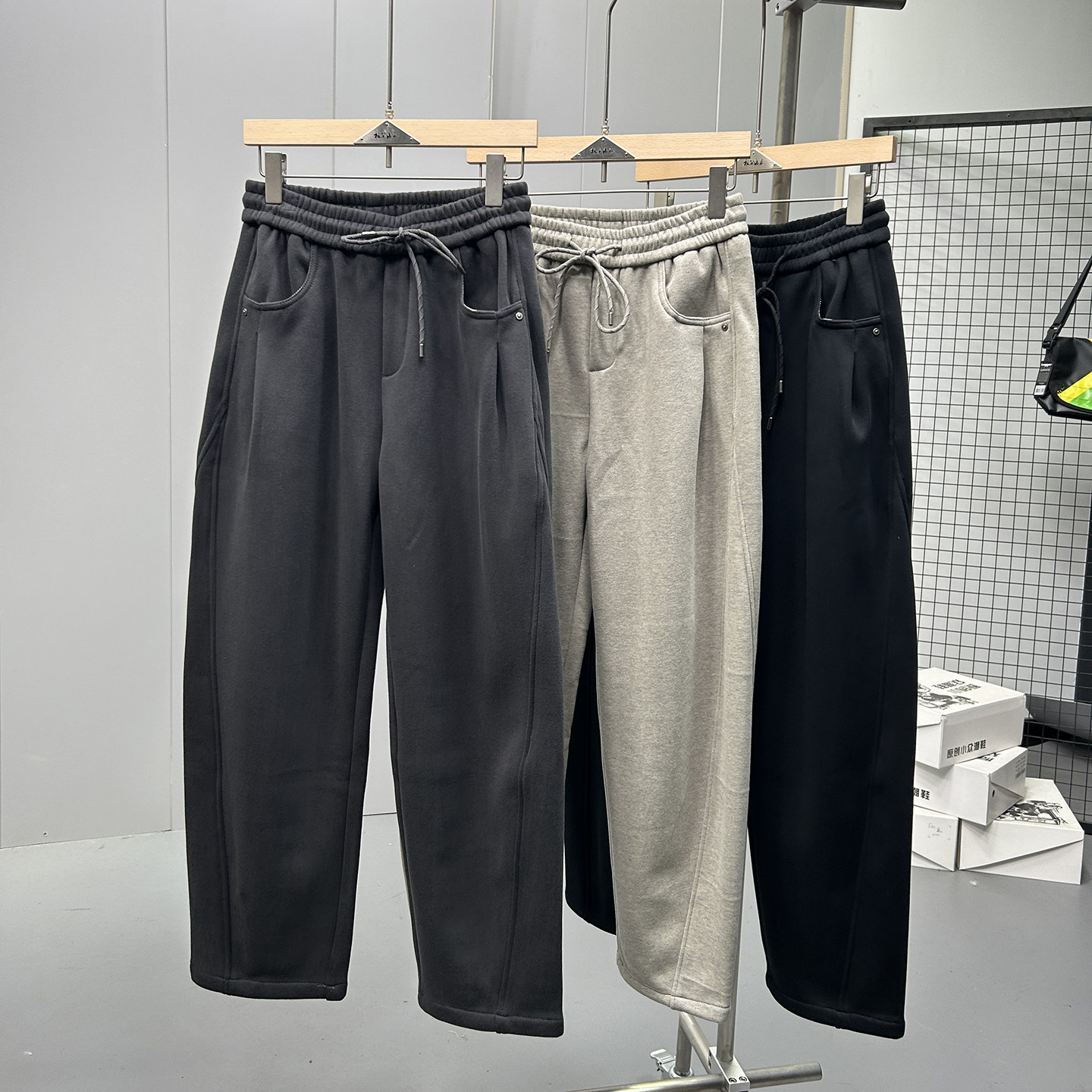 极简慵懒风加绒加厚捏褶松紧腰宽松阔腿卫裤男百搭直筒休闲运动裤,男装,卫裤,淘宝优惠券,粉丝福利购,淘宝优惠卷