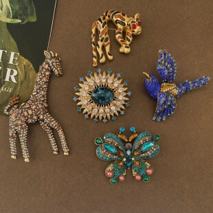 重工复古设计感胸针 高级轻奢西装大衣别针动物系列毛衣胸花配饰