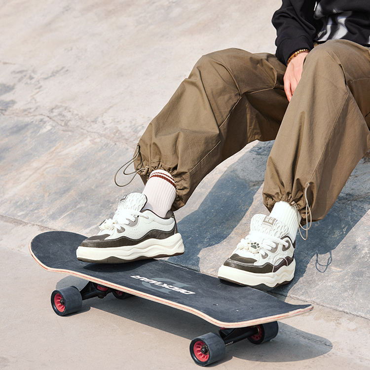 乔丹精灵熊女士潮流板鞋