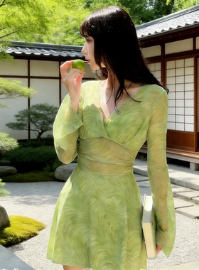 显白绿色显瘦遮肉收腰连衣裙分体泳衣两件套温泉海边度假泳衣保守