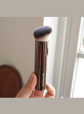 Hourglass斜角无痕粉底刷多用途修容刷遮瑕刷软毛不扎脸化妆刷