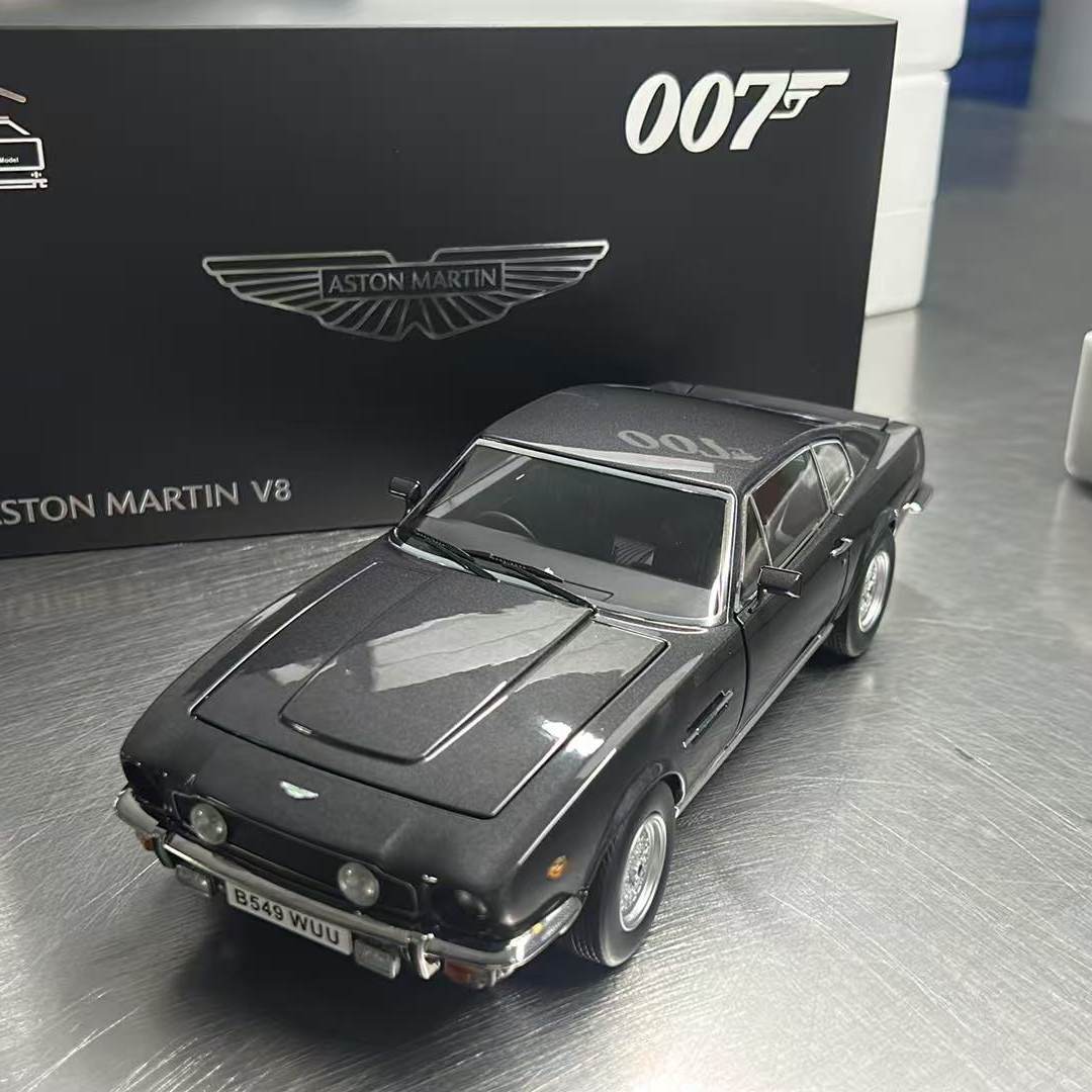 预小光 1:18 阿斯顿马丁ASTON MARTIN V8 007电影版 合金汽车模型