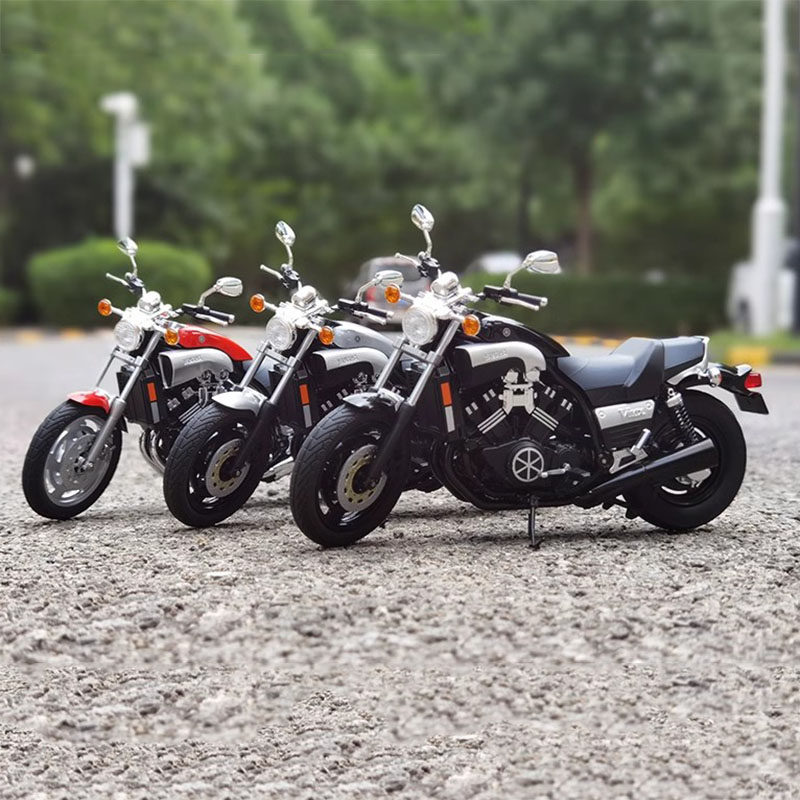 青岛社1:12 YAMAHA雅马哈Vmax机车大魔鬼 摩托车模型礼品摆件收藏