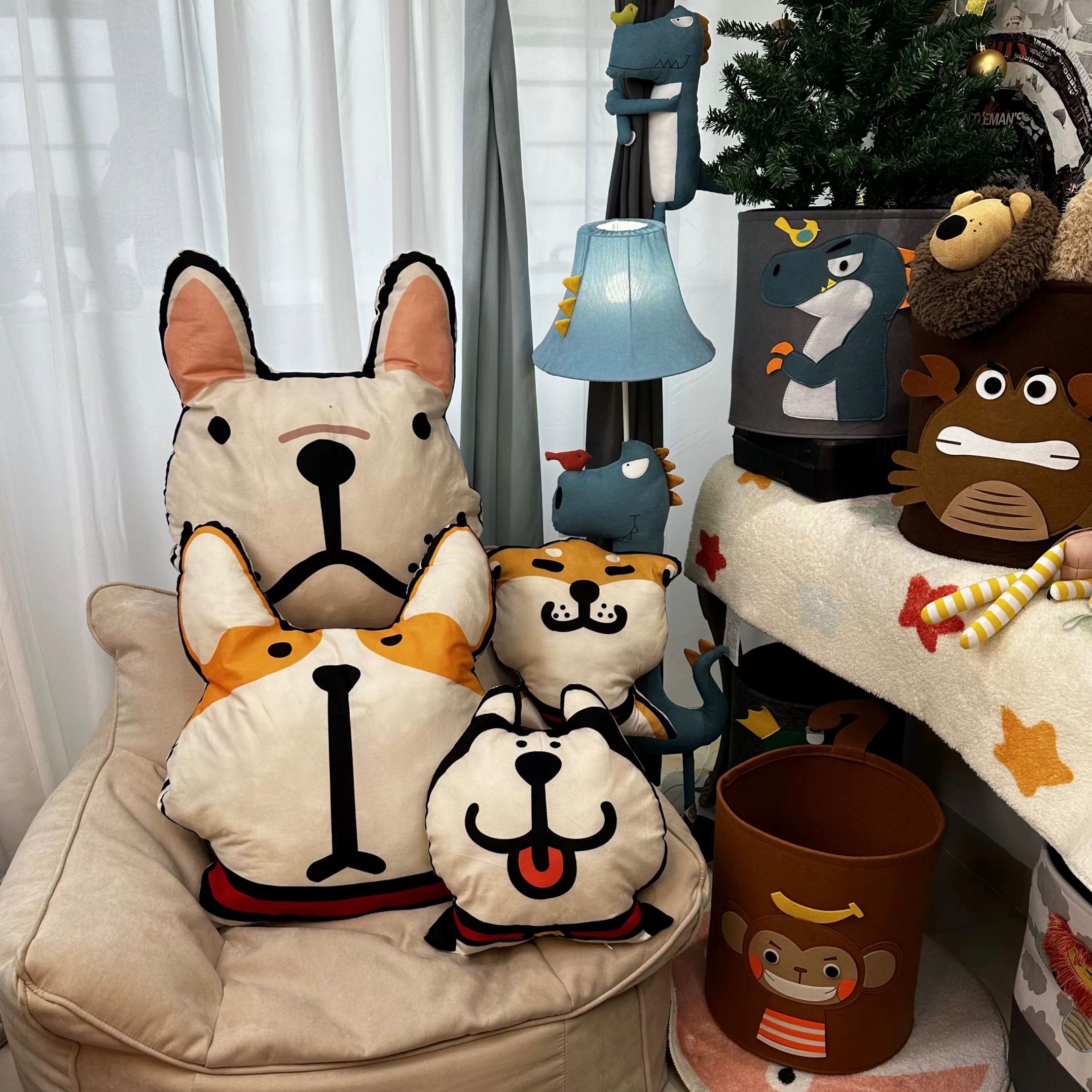 卡通狗狗个性创意抱枕午睡枕沙发靠枕腰枕手绘儿童卧室软装床头枕