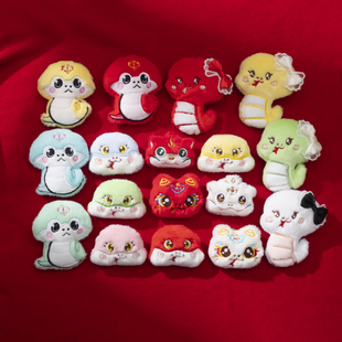 新年礼物生肖蛇年卡通可爱中国风毛绒小蛇胸针衣服围巾配饰别针