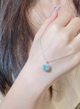 怦然心动/925镀银爆闪海蓝钻小方糖项链女轻奢高级感吊坠锁骨链