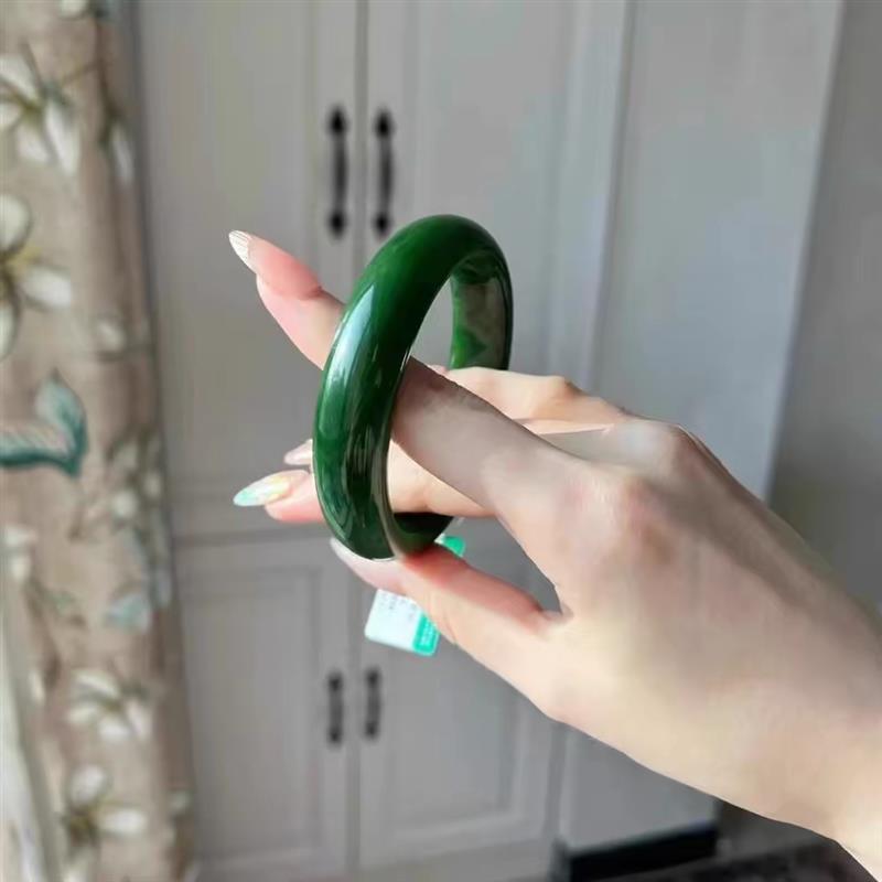 天然和田玉碧玉手镯女款扁条宽菠菜绿天然翡翠冰底真玉镯子带