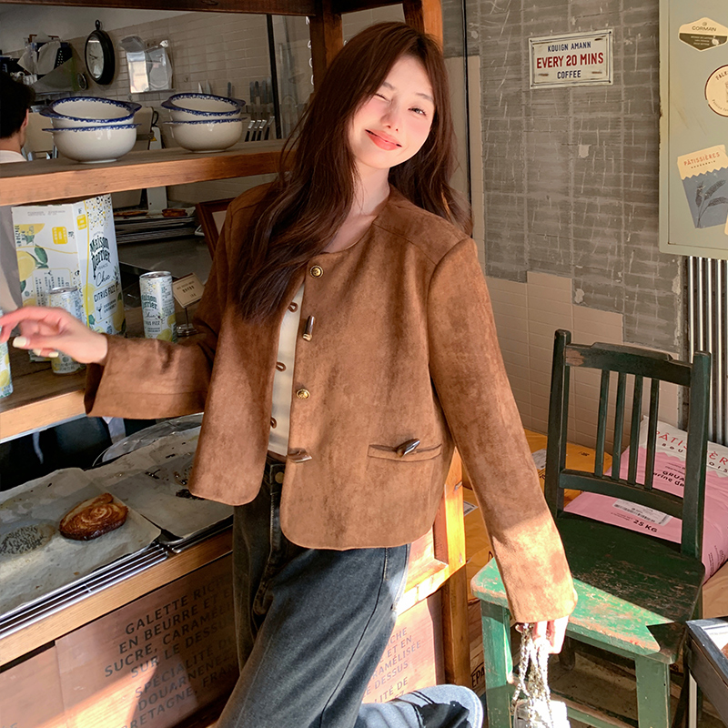 现货092-9220麂皮绒复古感圆领P135K198，女装短外套，浙宝092