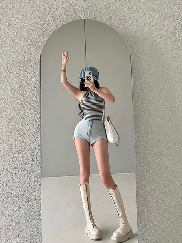 高腰不规则弧形显腿长牛仔短裤