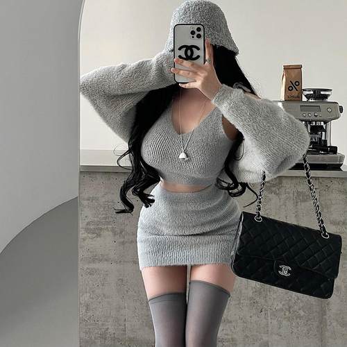 吊带背心+开衫+包臀短裙针织套装