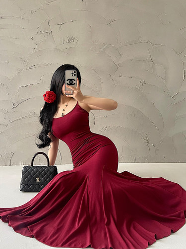 纯欲褶皱收腰鱼尾吊带连衣裙长裙