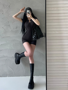 YoungGirlDay歐美辣妹圓領(lǐng)單排扣彈力修身 女 連體短褲 顯瘦純色短袖