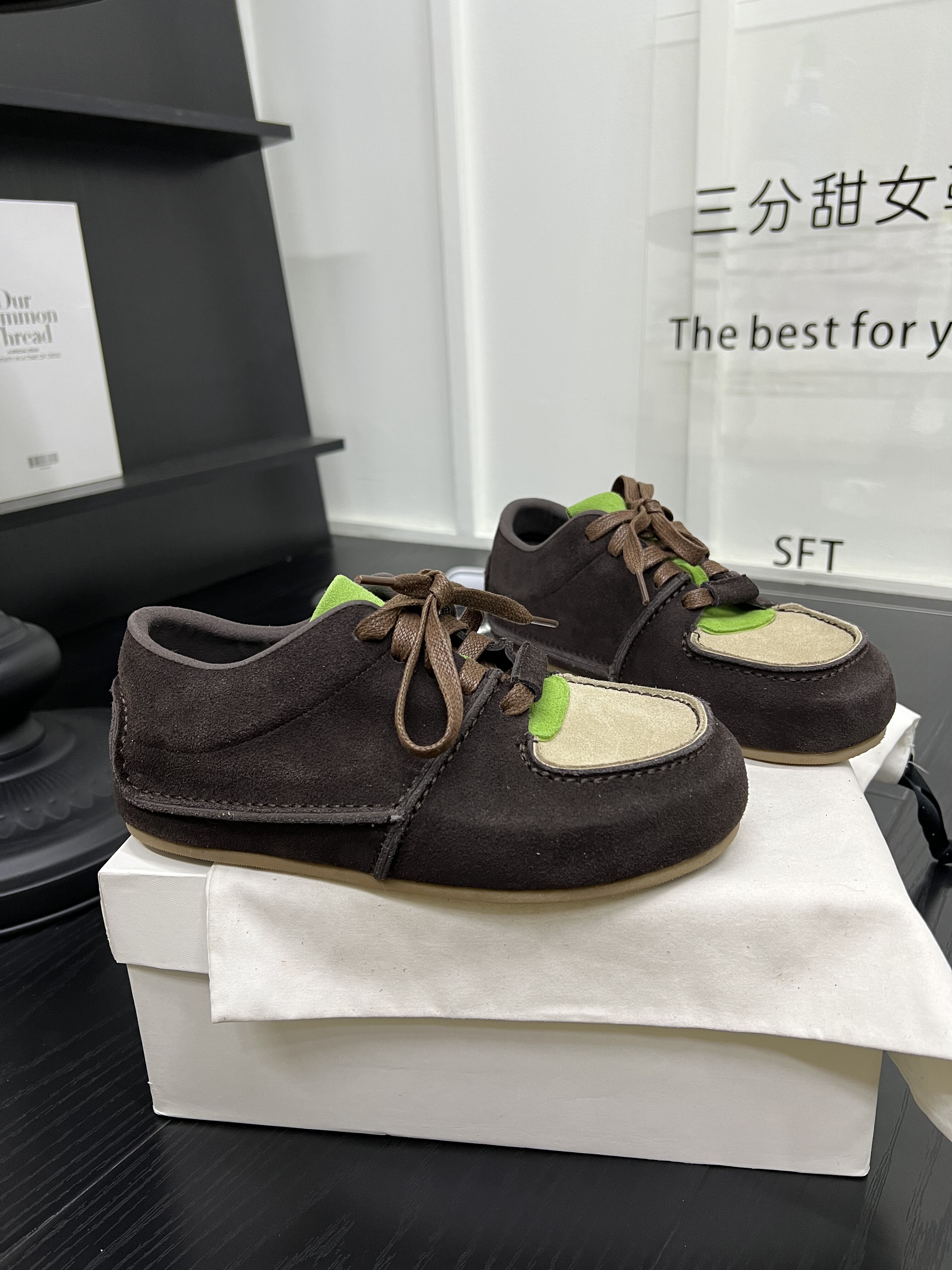 超火磨砂皮拼色平底休闲鞋女2026爆款圆头系带时尚软底懒人鞋单鞋,女鞋,深口单鞋,淘宝优惠券,粉丝福利购,淘宝优惠卷