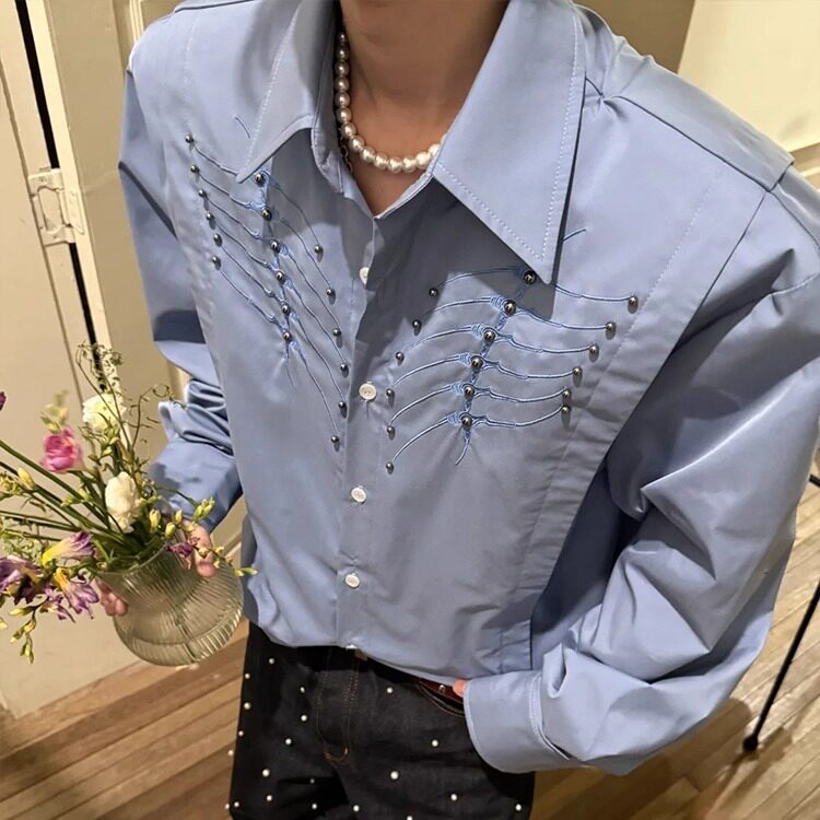 蓝色蛇瞳脊骨铆钉刺绣长袖衬衫