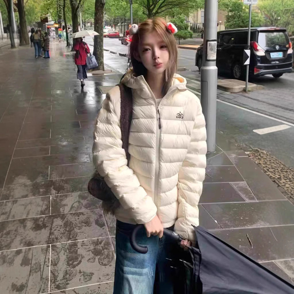 白色排骨女款轻薄羽绒内胆滑雪服